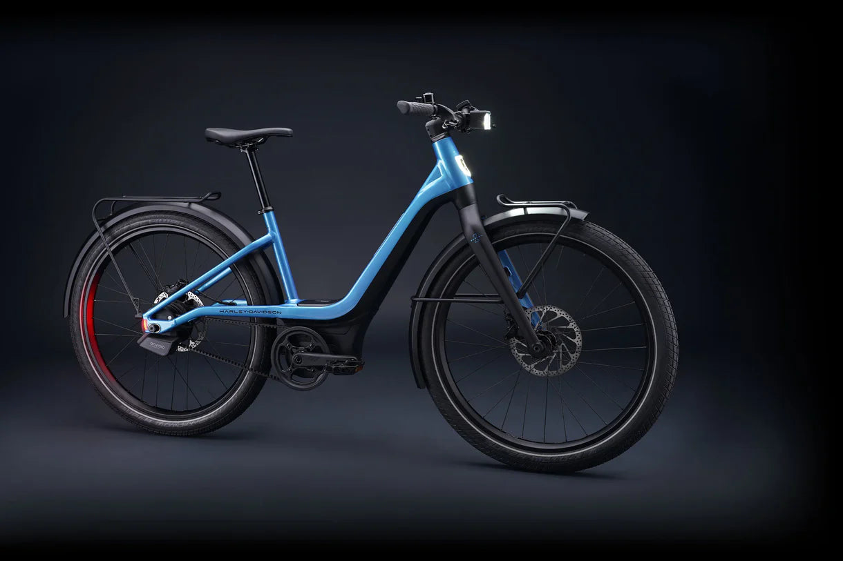#color_serene blue/matte black