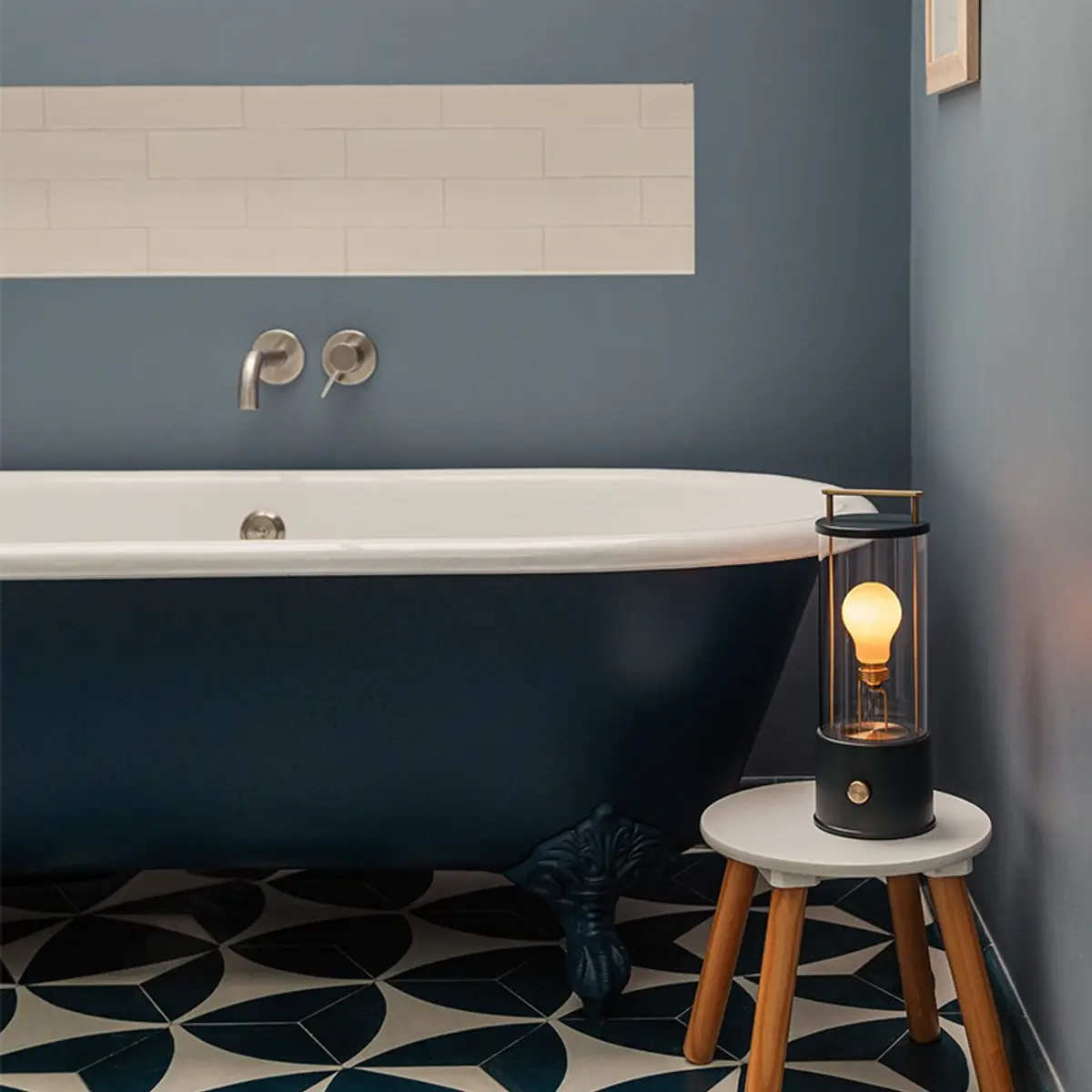 The Muse Portable Lamp in Hackles Black