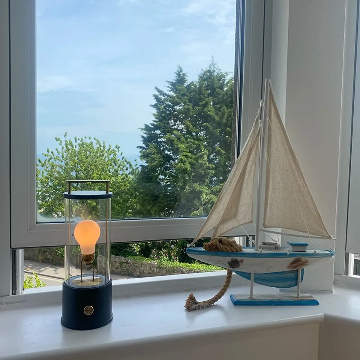 The Muse Portable Lamp in Hackles Black