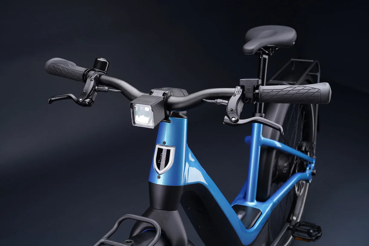 #color_serene blue/matte black