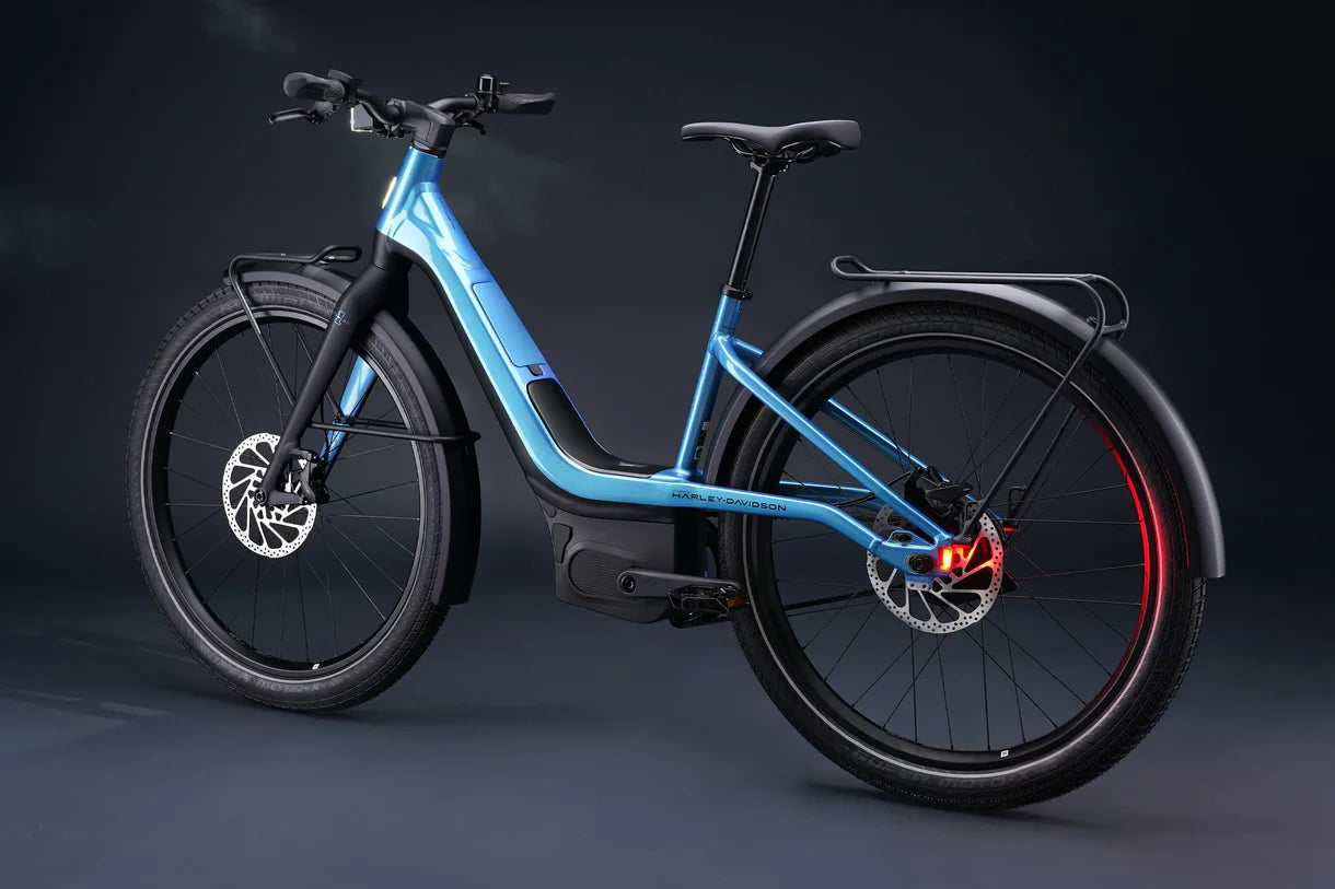 #color_serene blue/matte black